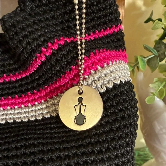 The Sak Black and Pink “QUEEN”Crochet Shoulder Bag - Picture 3 of 16